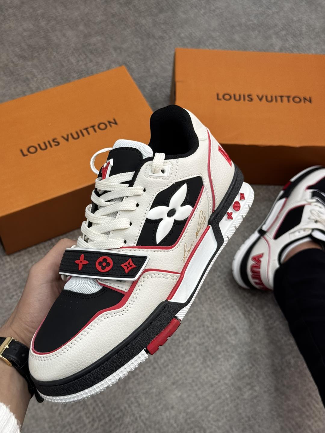 LV Trainer Sneaker - Chaussure Homme Tunisie 5 Product Video
