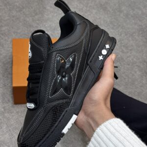 LV Shoes Skate Sneaker Noir – Image 2
